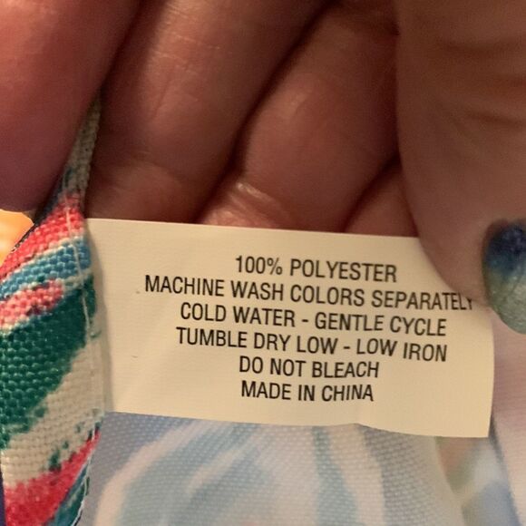 DecorMaster Patio floral table cover 60” with zipper closure - Picture 5 of 5